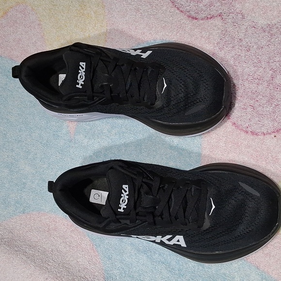 Hoka One One Women's Bondi 8 Size 7B Running Shoes - Picture 2 of 8